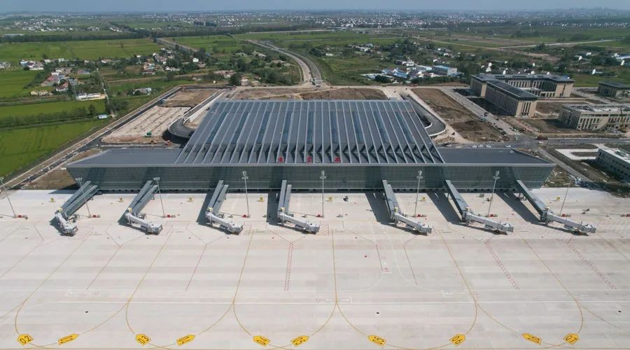 空氣能+太陽能護航世界級機場群！太陽雨多能互補熱水鑄就綠色之翼！