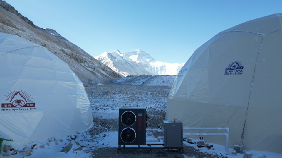 2024太陽雨空氣能采暖機再次成功入駐海拔5200米珠峰大本營